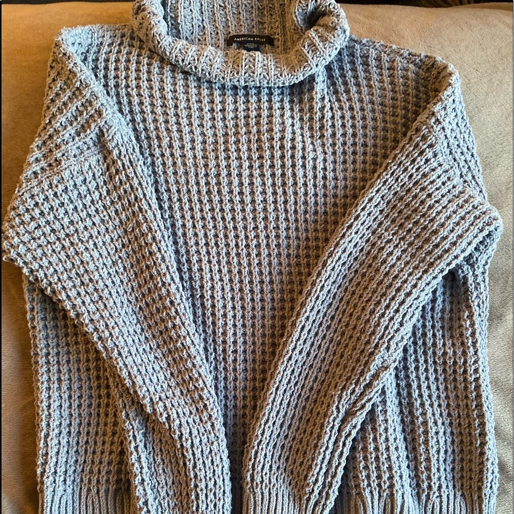 American eagle medium light purple mock neck